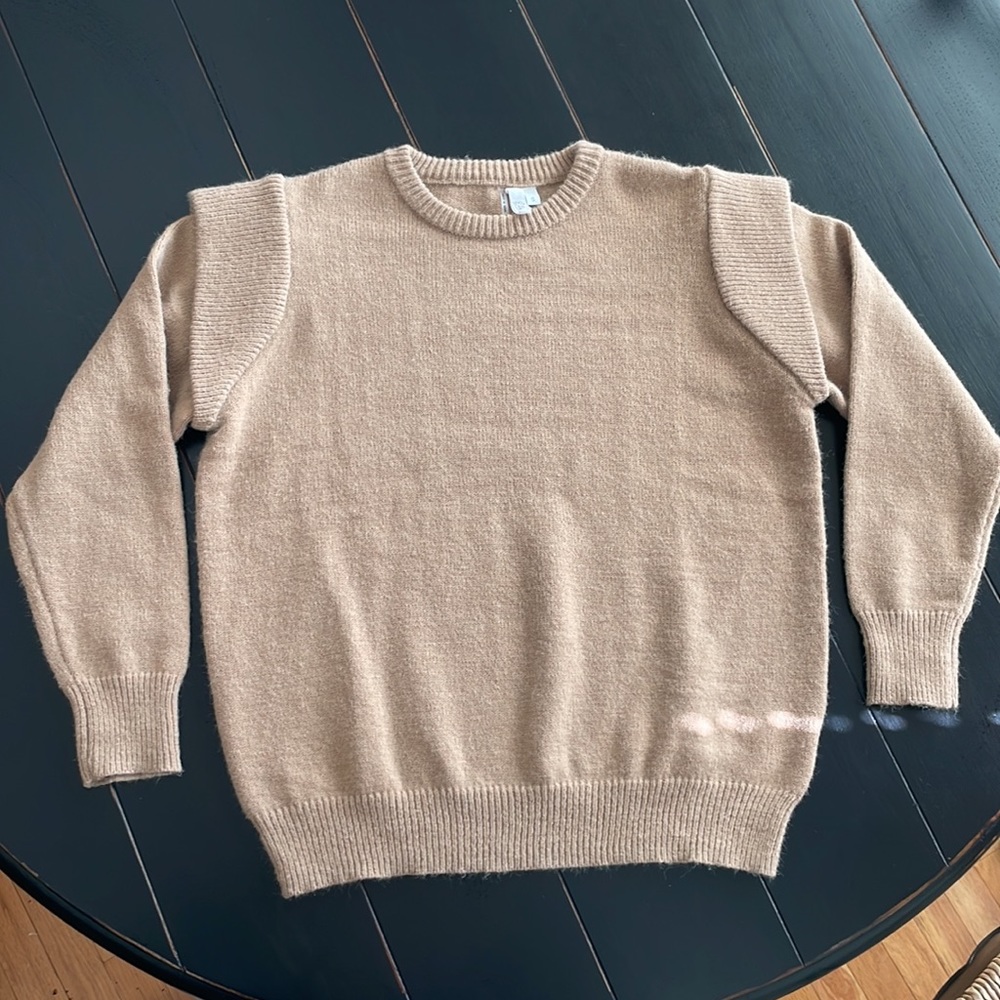 Elan Sweater. New w/o tags